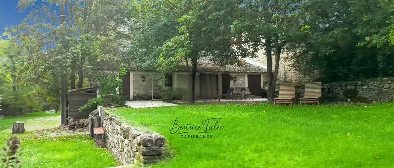 Maison - 390 m² - 16 pièces