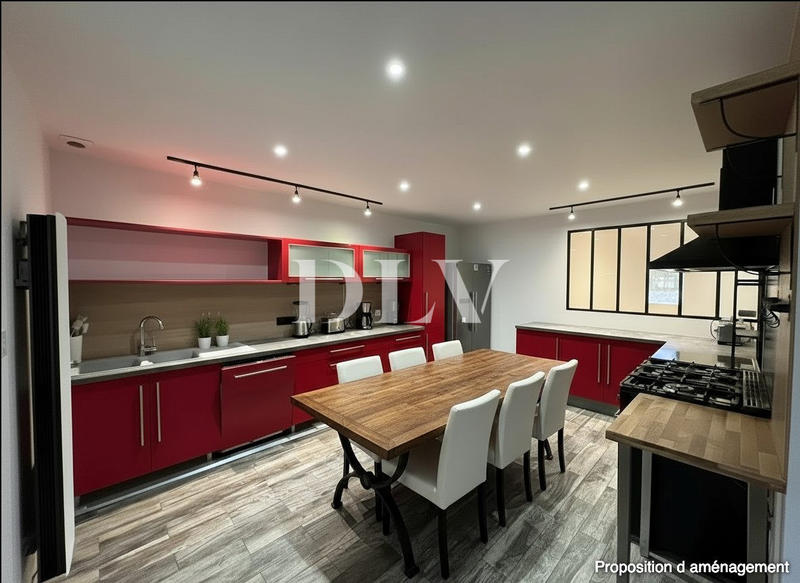 Maison - 200 m² - 8 pièces