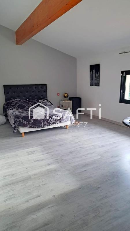 Maison - 290 m² - 5 pièces