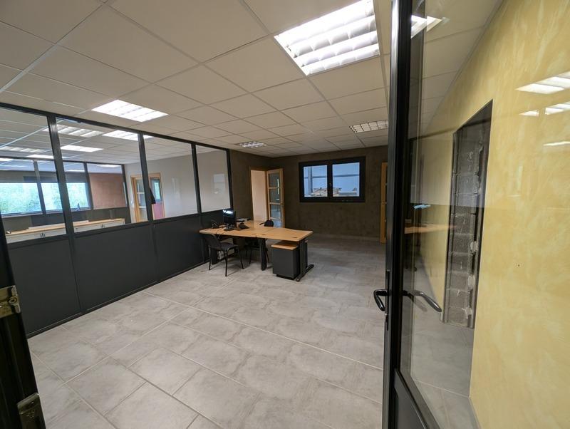 Entrepôt - 1 116 m² - 9 pièces