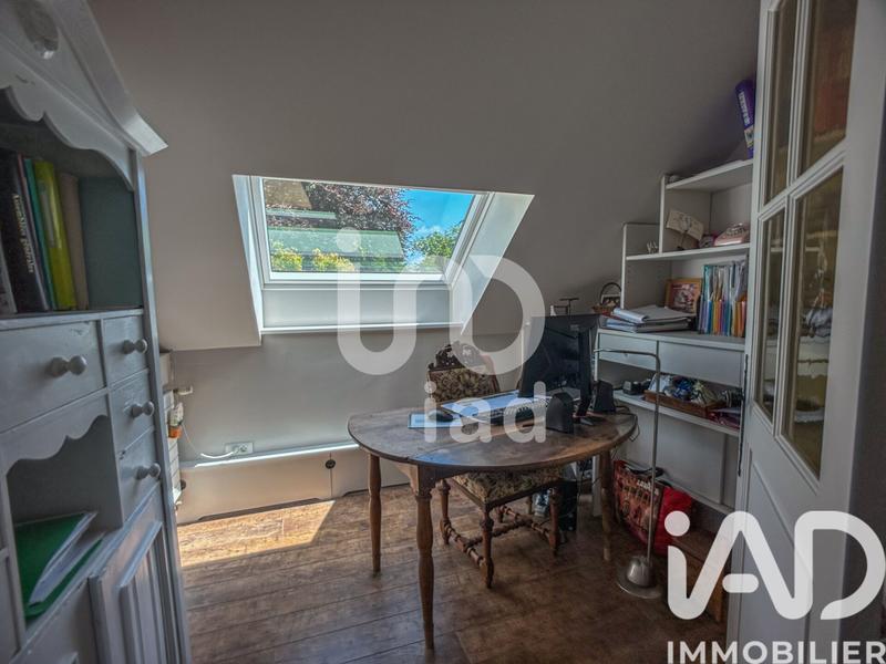 Maison - 215 m² - 9 pièces