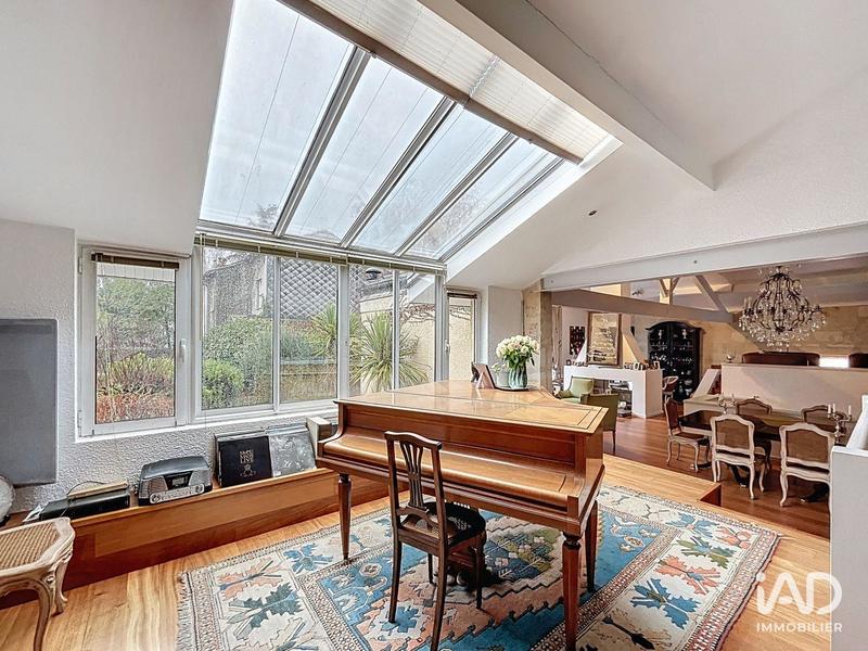 Maison - 319 m² - 9 pièces