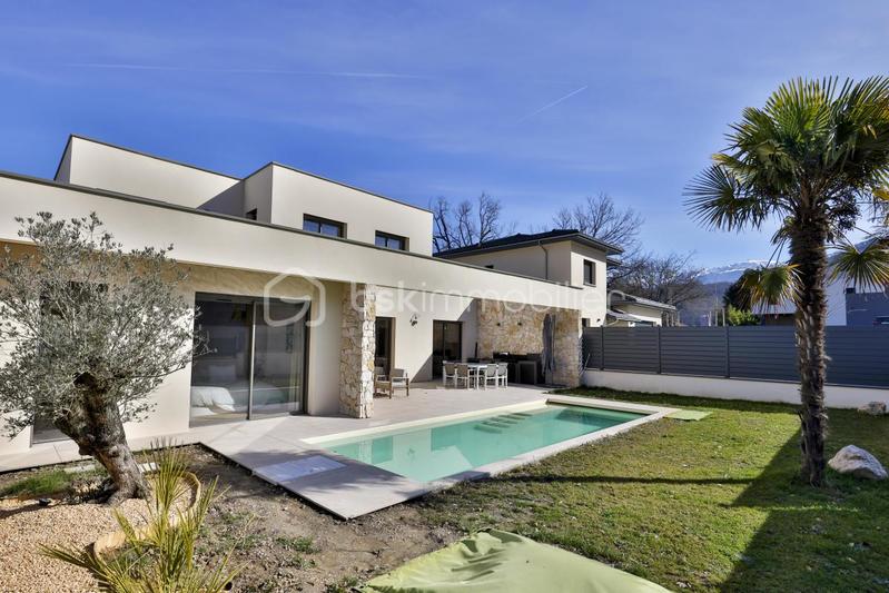 Maison - 153 m² - 6 pièces