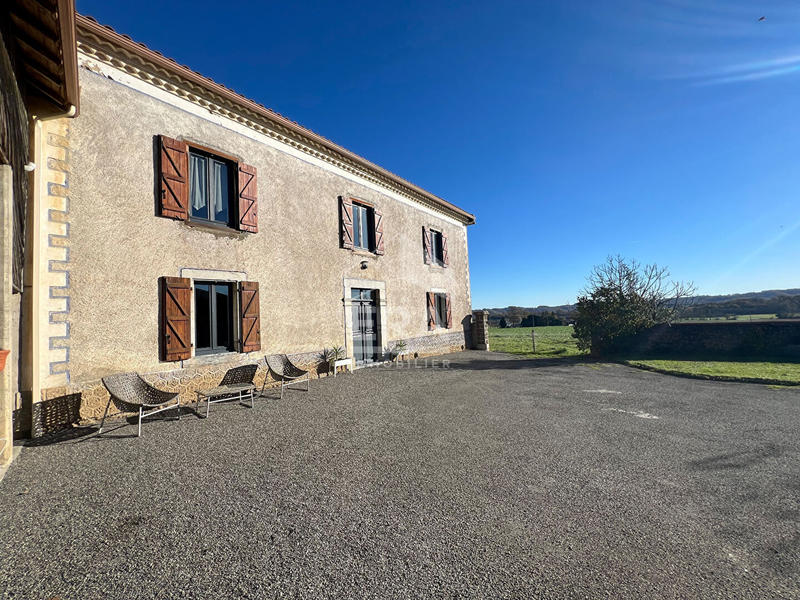 Maison - 166 m² - 5 pièces