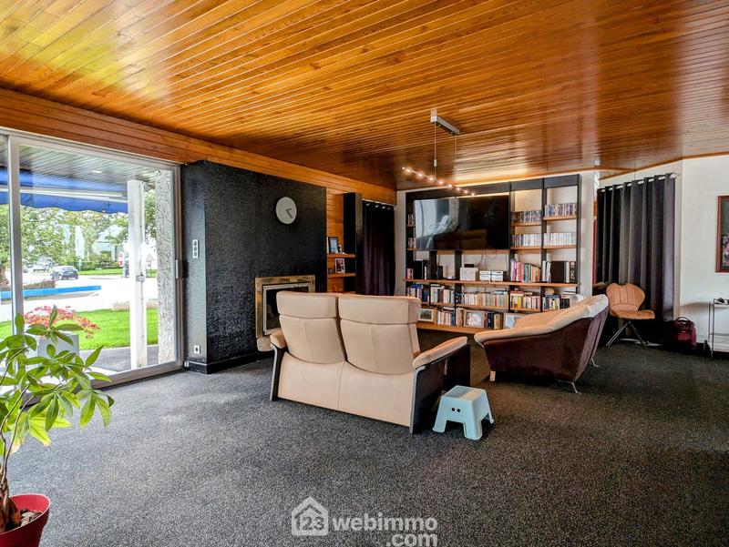 Maison - 234 m² - 8 pièces