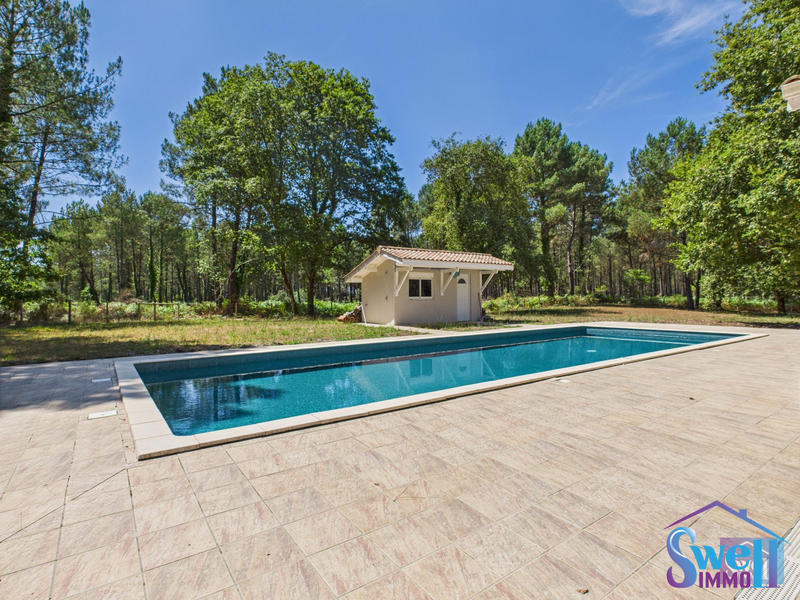 Maison contemporaine - 272 m² - 9 pièces