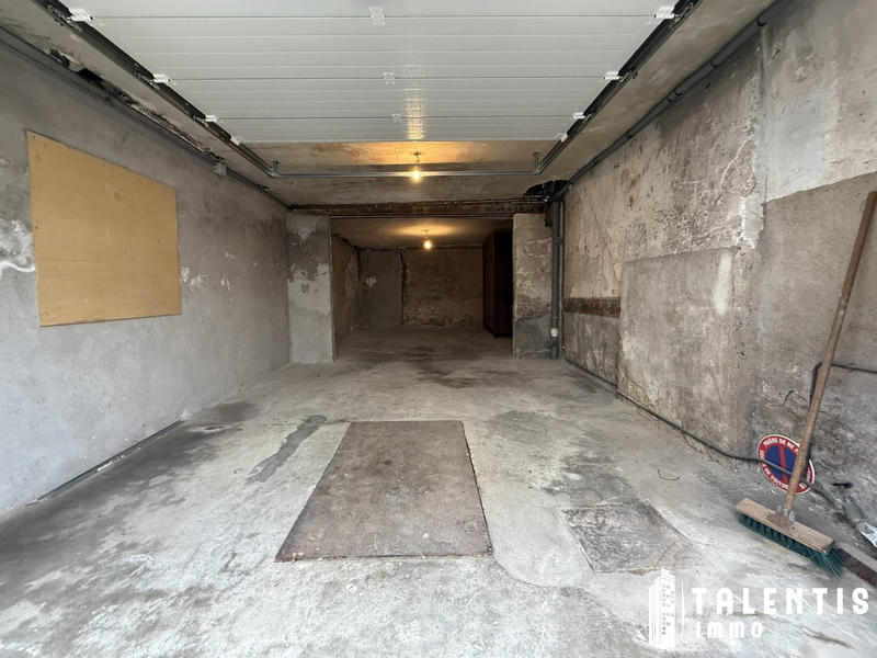 Parking / Garage - 28 m²