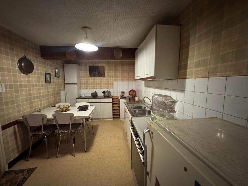 Maison - 257 m² - 11 pièces