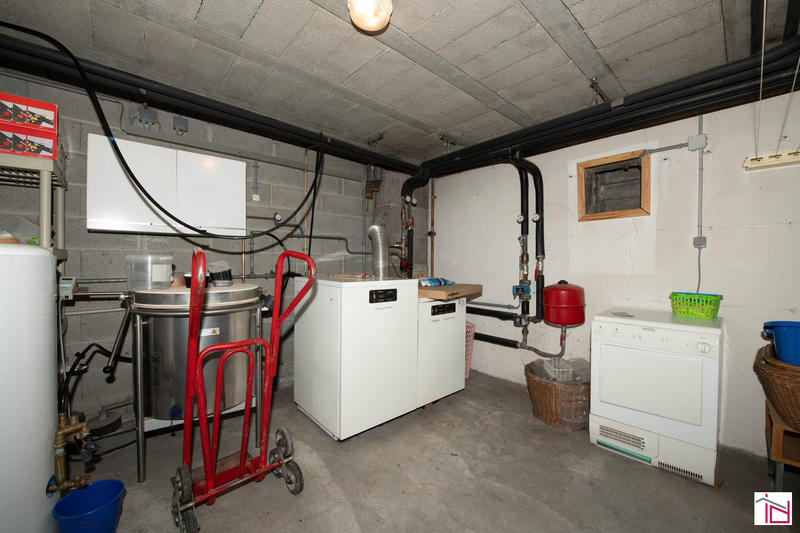 Maison - 210 m² - 7 pièces