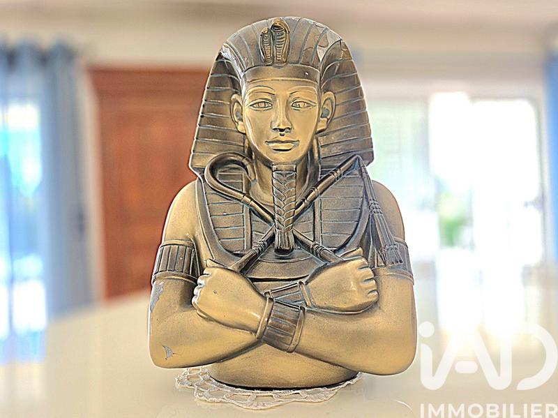 Maison - 300 m² - 7 pièces