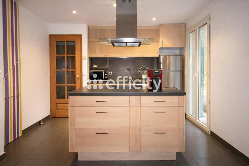 Villa - 146 m² - 8 pièces