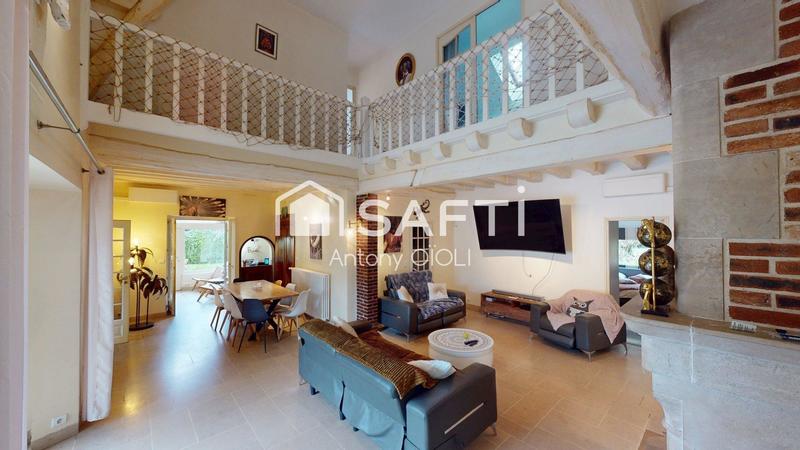 Villa - 367 m² - 16 pièces