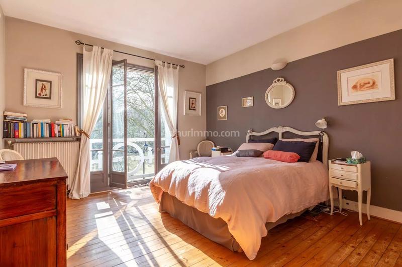 Maison - 954 m² - 10 pièces