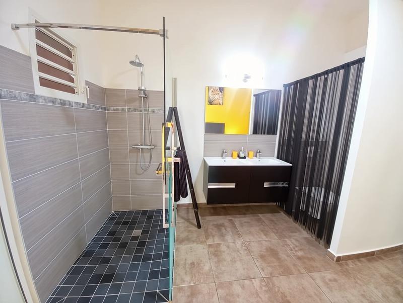 Propriété - 130 m² - 4 pièces