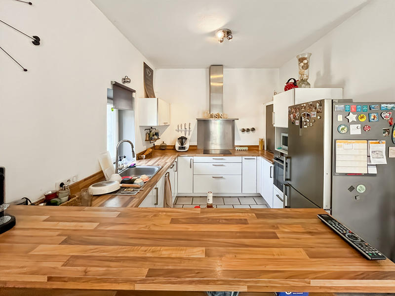 Maison - 219 m² - 8 pièces