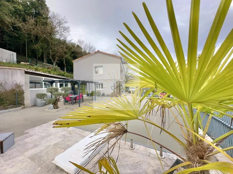 Maison - 130 m² - 6 pièces