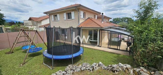 Maison jumelée - 118 m² - 5 pièces