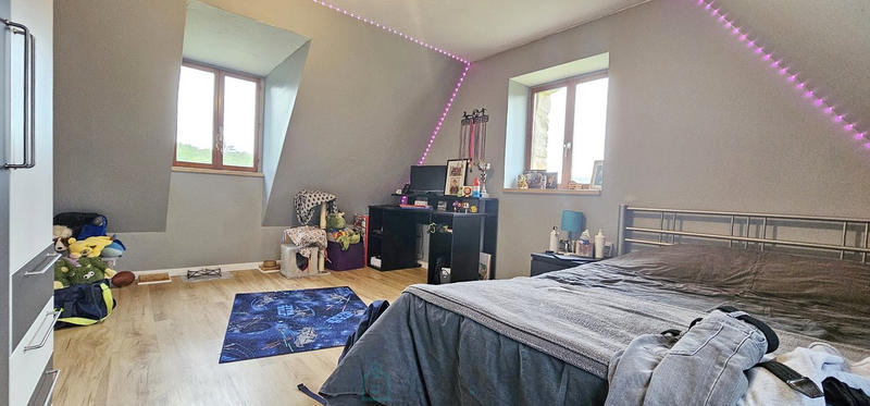 Maison - 147 m² - 6 pièces