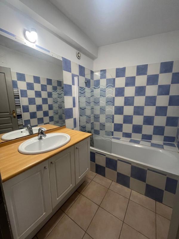 Appartement - 80 m² - 3 pièces