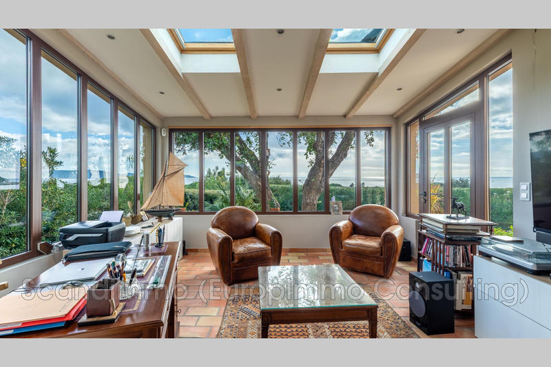 Maison - 180 m² - 5 pièces