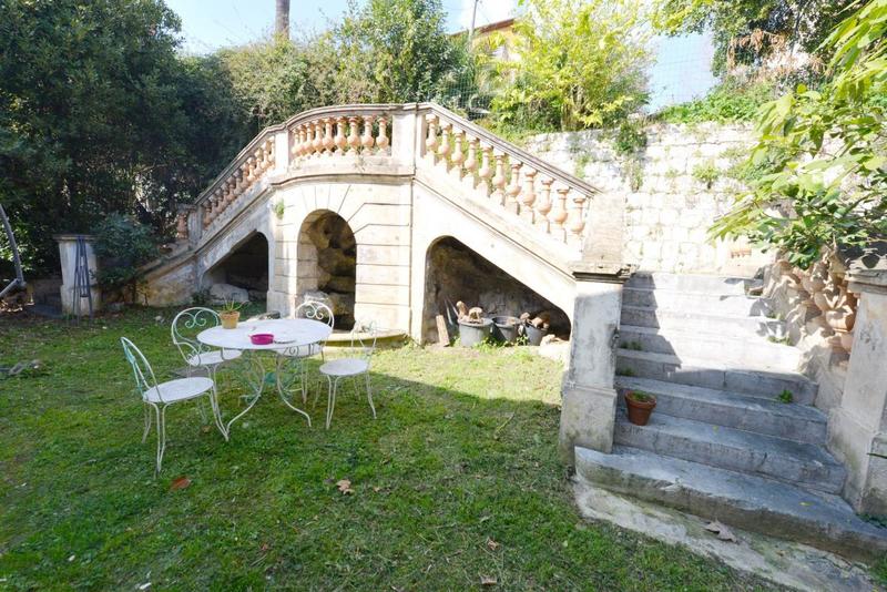 Maison - 211 m² - 6 pièces