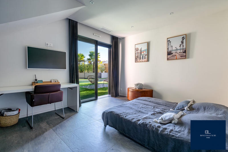 Maison contemporaine - 218 m² - 6 pièces