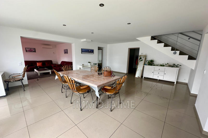 Villa - 136 m² - 4 pièces