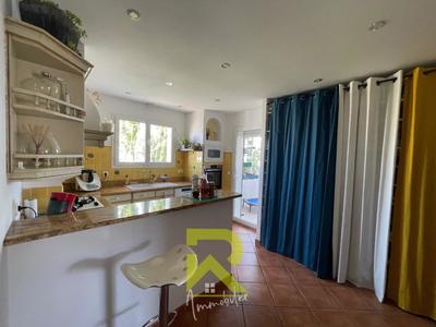 Propriété - 201 m² - 7 pièces