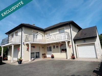 Maison - 222 m² - 7 pièces