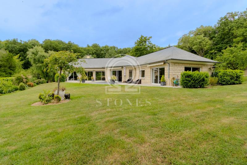 Maison contemporaine - 212 m² - 6 pièces