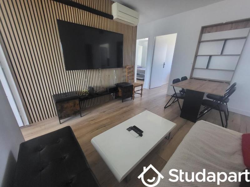 Chambre - 9 m² - 1 pièce