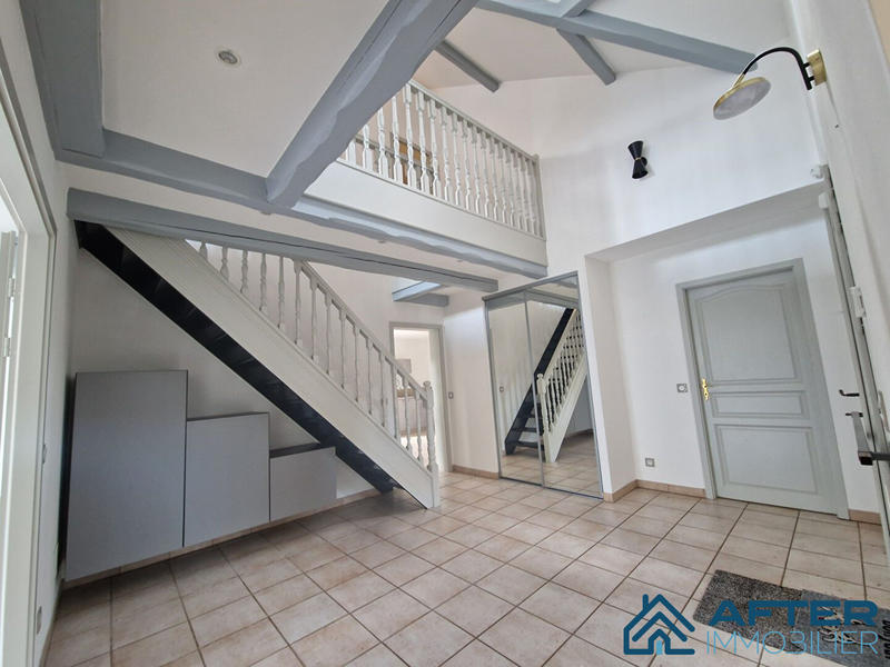 Maison - 259 m² - 7 pièces