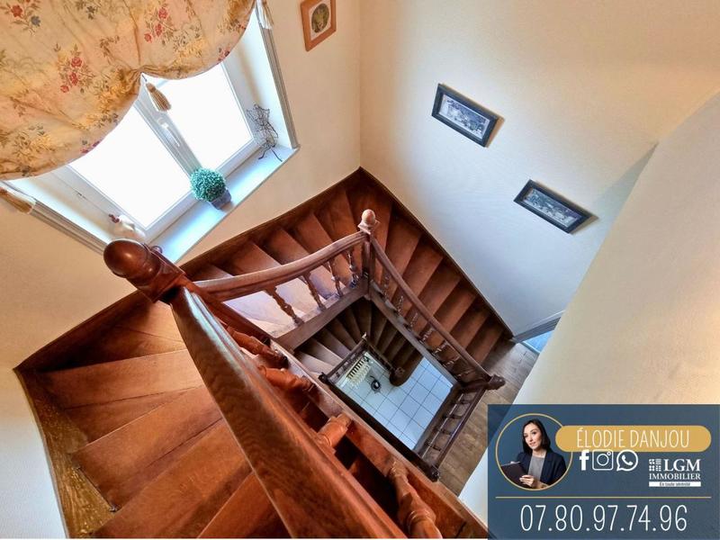 Demeure - 180 m² - 6 pièces