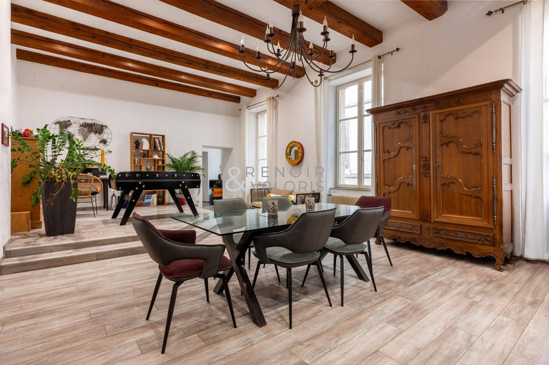 Loft - 162 m² - 6 pièces