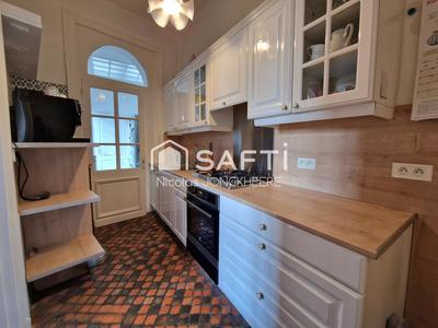 Maison de maîtres - 250 m² - 8 pièces