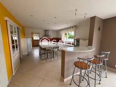 Maison - 199 m² - 9 pièces