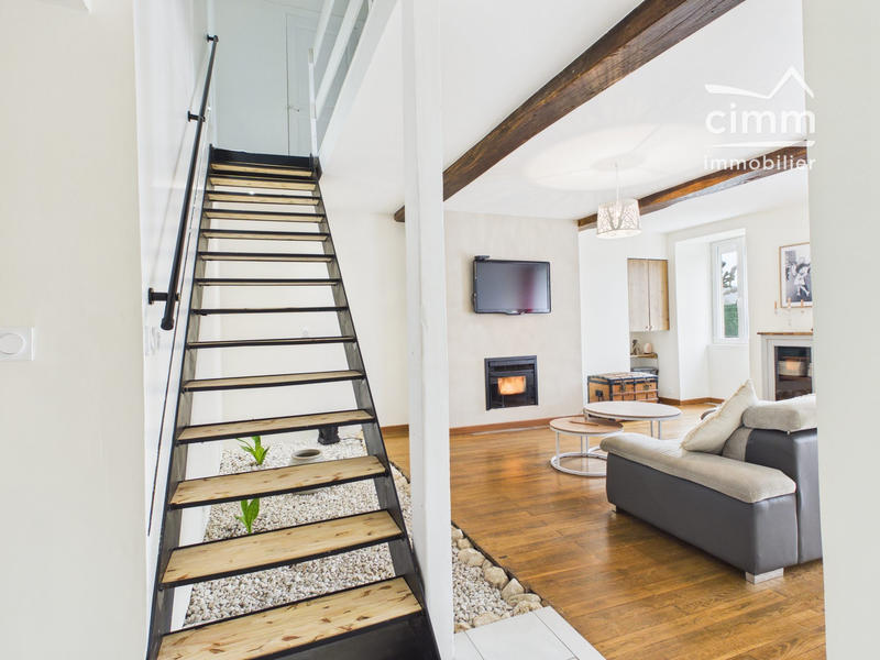 Maison - 206 m² - 5 pièces