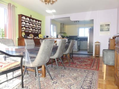 Maison - 184 m² - 8 pièces