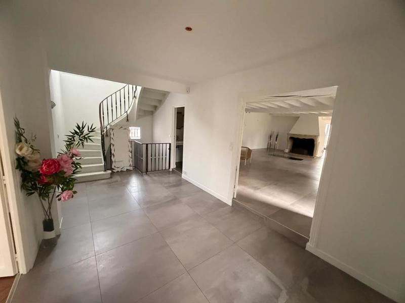 Maison - 500 m² - 10 pièces