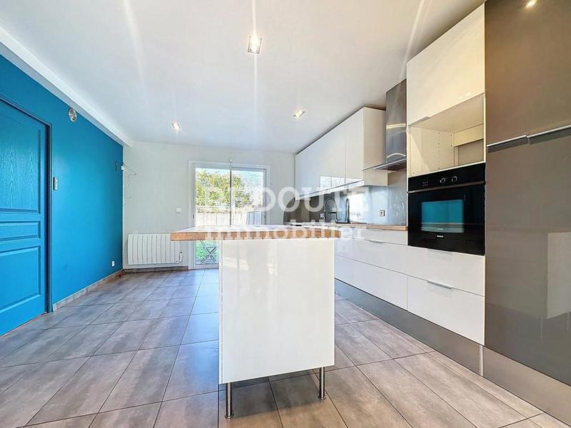 Maison - 203 m² - 7 pièces