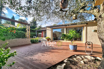 Maison - 104 m² - 4 pièces