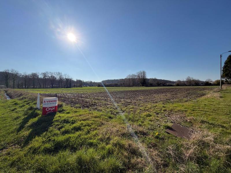 Terrain constructible - 1 055 m²