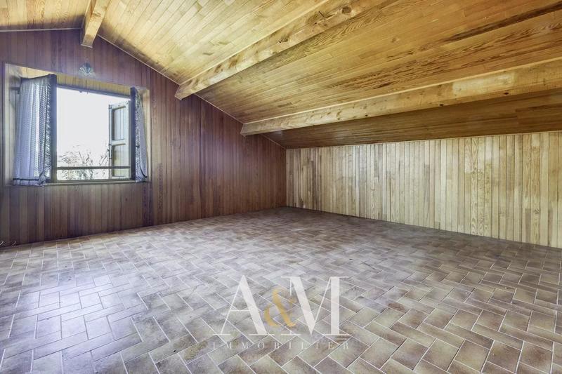 Propriété - 303 m² - 12 pièces