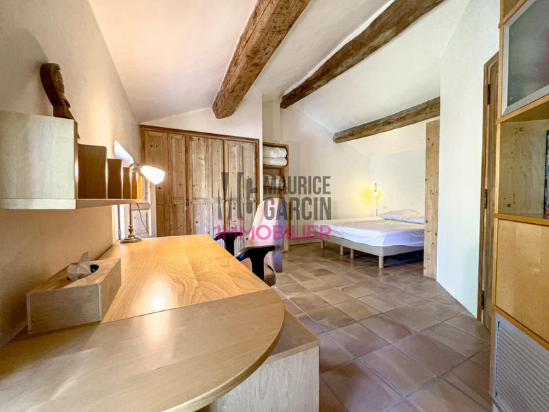 Maison - 227 m² - 8 pièces