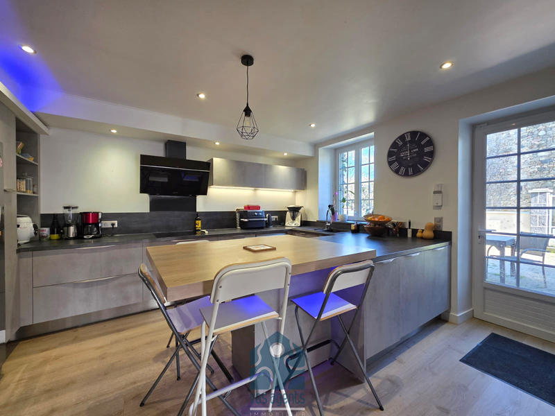 Maison - 150 m² - 4 pièces