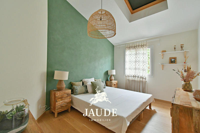 Maison - 236 m² - 9 pièces