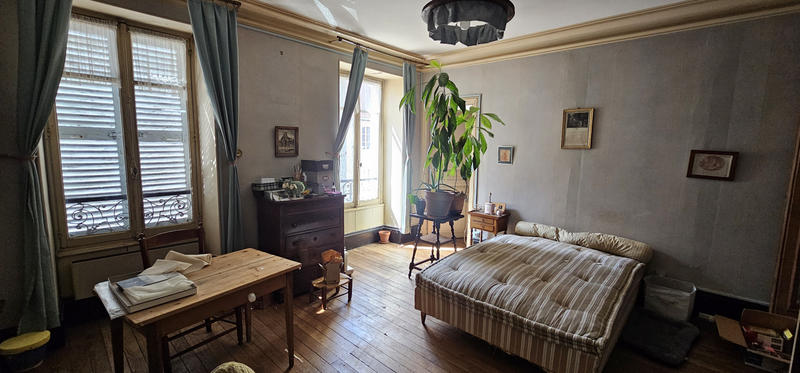 Propriété - 348 m² - 13 pièces