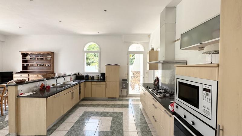 Maison - 174 m² - 5 pièces