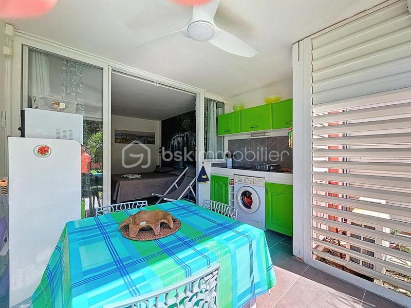 Studio - 30 m² - 1 pièce