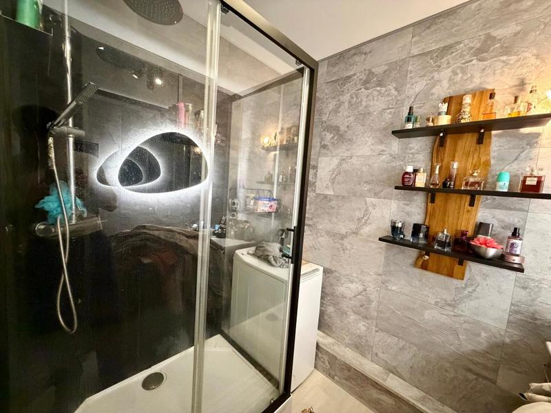 Appartement - 90 m² - 4 pièces